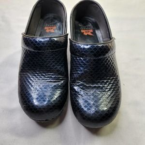 Dansko Blue Metallic Snake Clogs Nursing Shoes Size 38 US 7.5-8